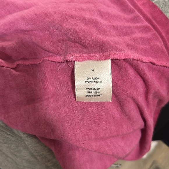 Alya twist front v-neck top Francesca’s - Picture 4 of 5